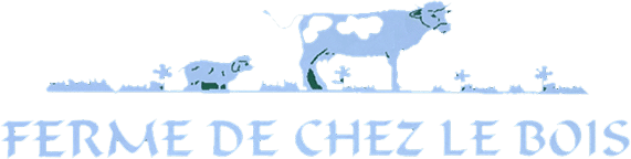Silhouette bleu clair d'une ferme avec un agneau et une vache dans un champ. Le texte indique : FERME DE CHEZ LE BOIS.